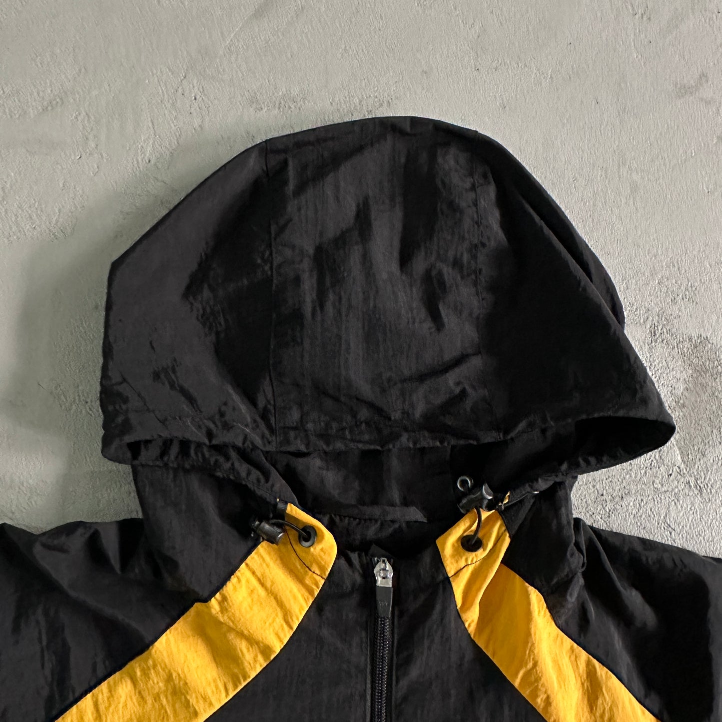 Cortaviento Windbreaker | Yellow and black